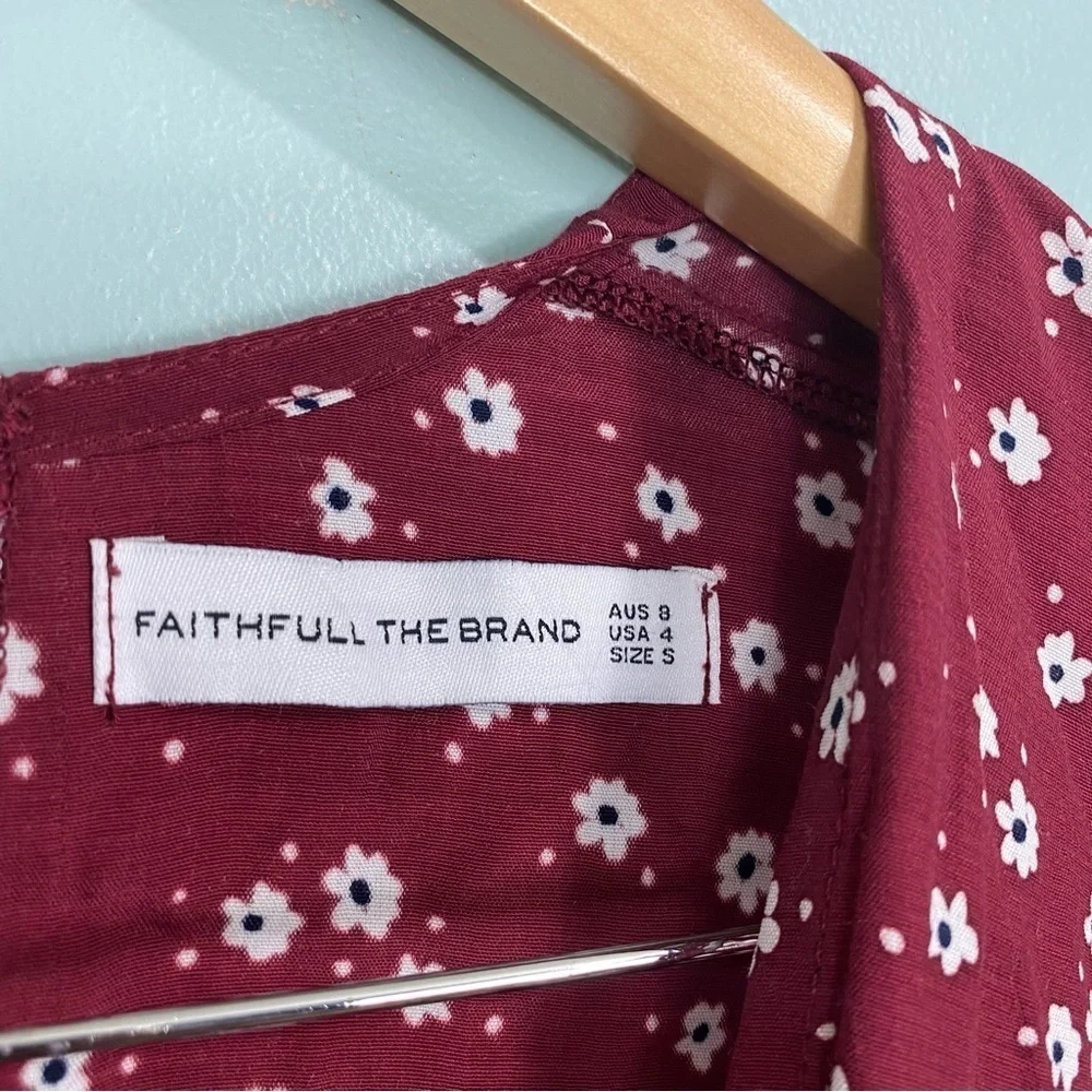 Faithfull The Brand Bonnie Jumpsuit V Neck Red Floral Daisy Short Sleeve Sz 4‎
